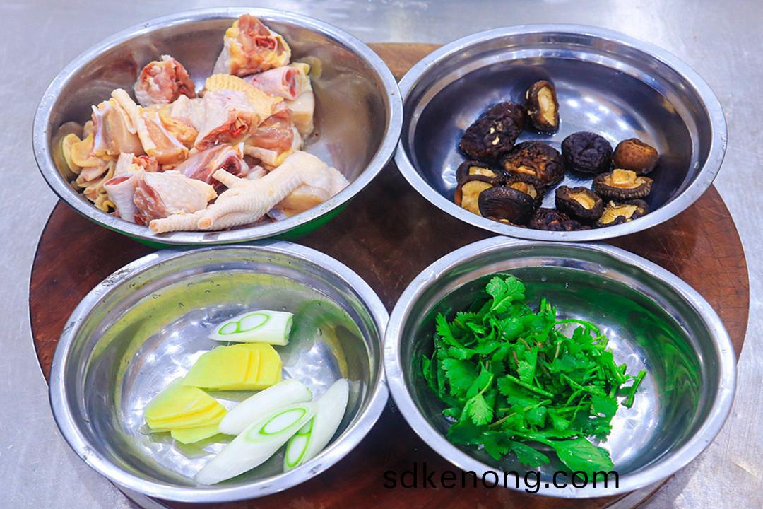 金寨(zhai)老鷄(ji)湯(tang)