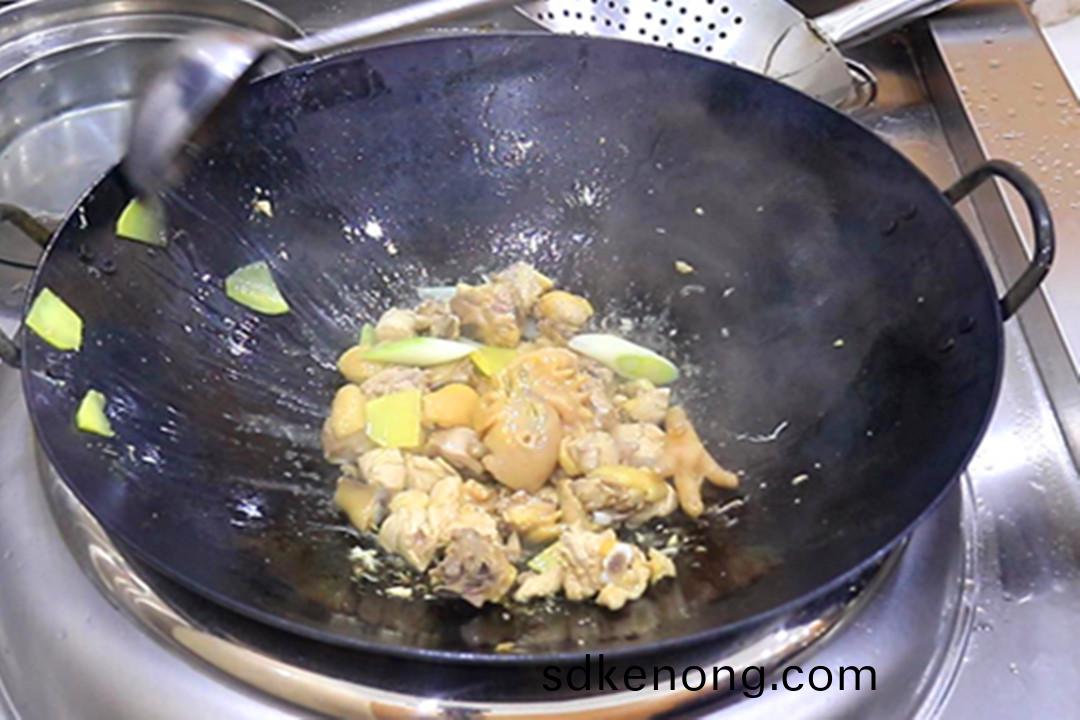 金(jin)寨(zhai)老(lao)鷄(ji)湯