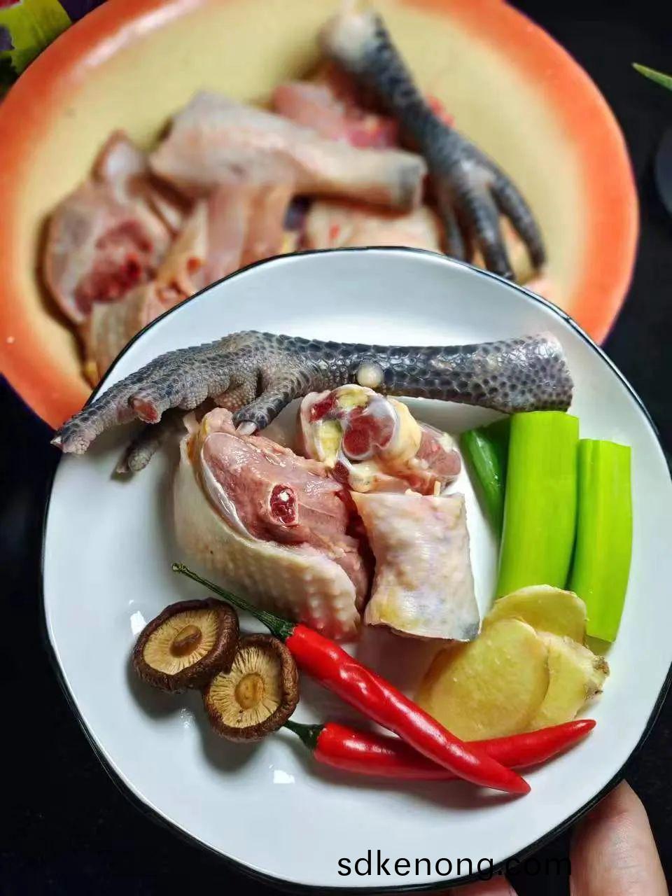 金寨(zhai)黑(hei)腳(jiao)土(tu)鷄